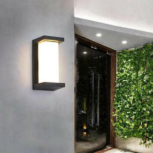 Modern LED Outdoor Light | Bright & Plus.